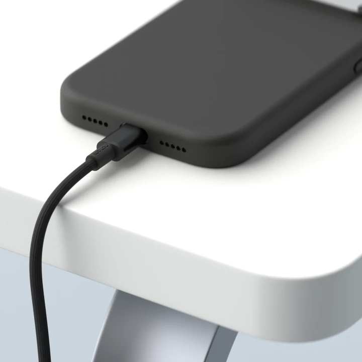 CB-15_Noto_Link_Shield_USB-A-USB-C_18W_1,2m_Black_Packshot_8.webp