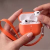 EC7-noto-guard-case-Etui-skora-naturalna-AirPods4-pomaranczowy_Packshoty_07.webp